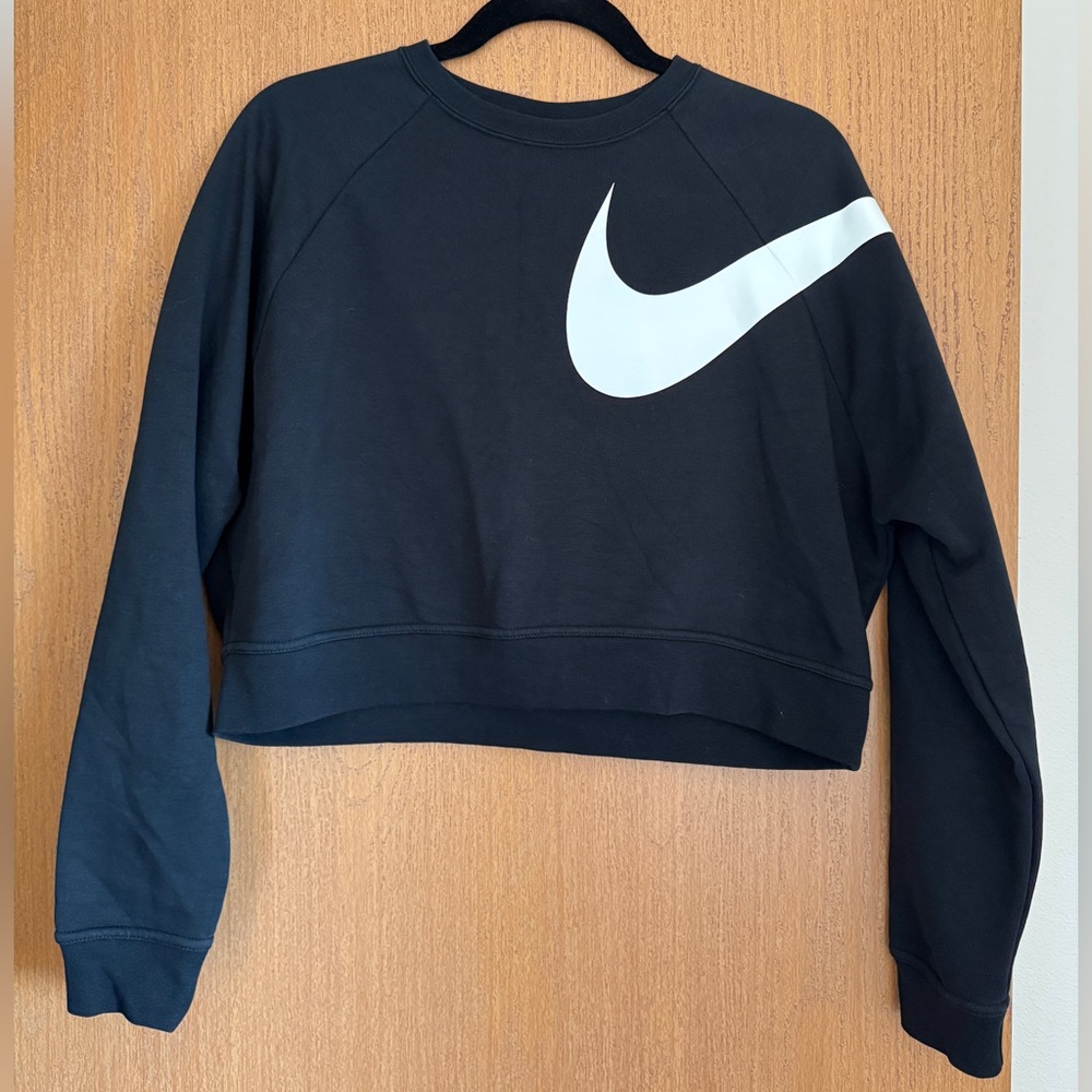 Nike Cropped Black Sweatshirt